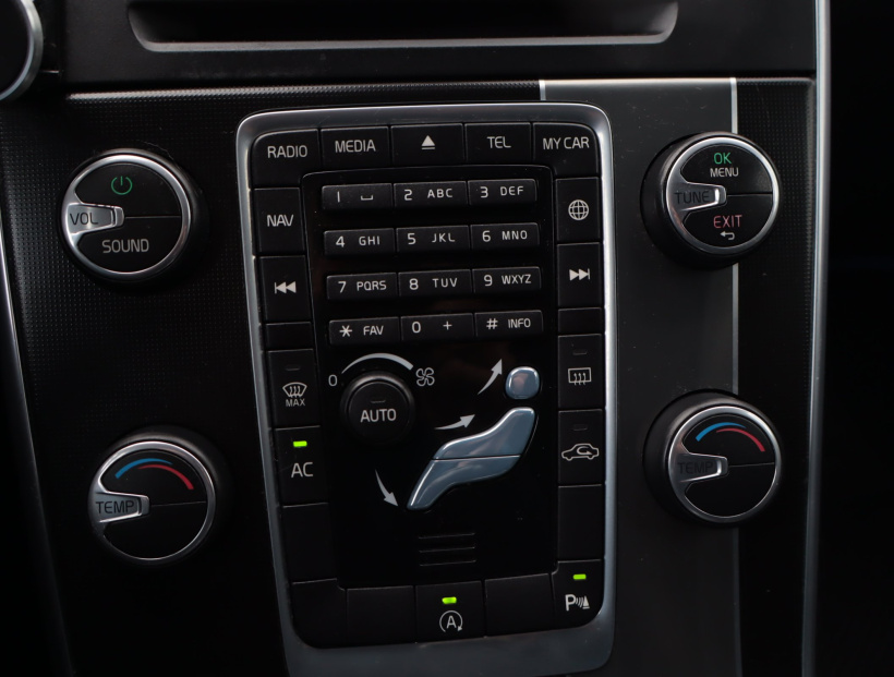 Volvo V60, 2015
