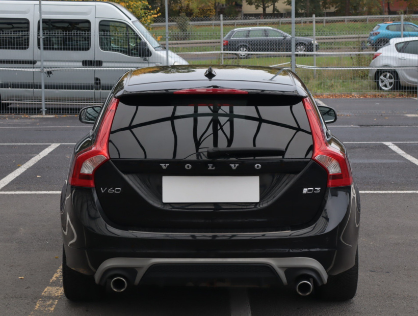 Volvo V60, 2015