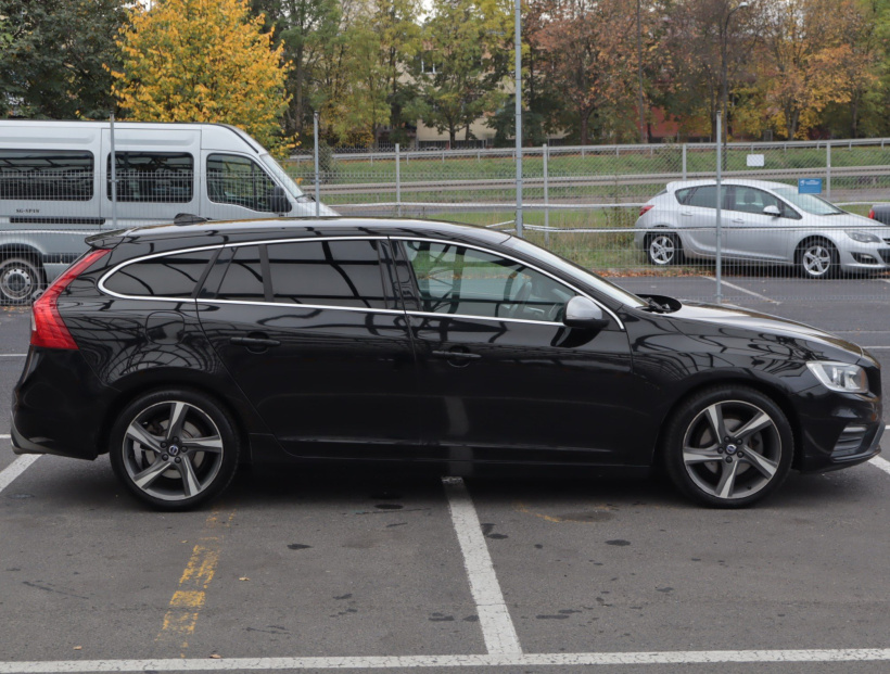 Volvo V60, 2015