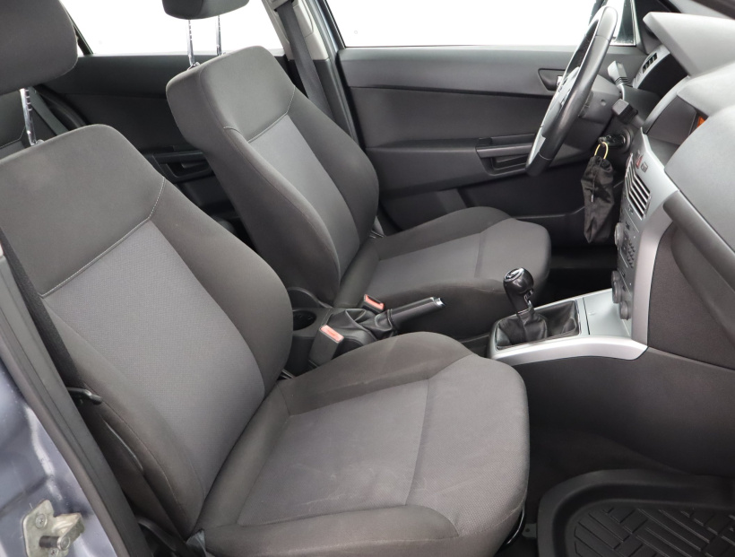 Opel Astra, 2010