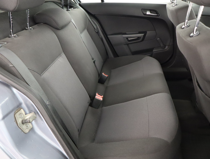 Opel Astra, 2010
