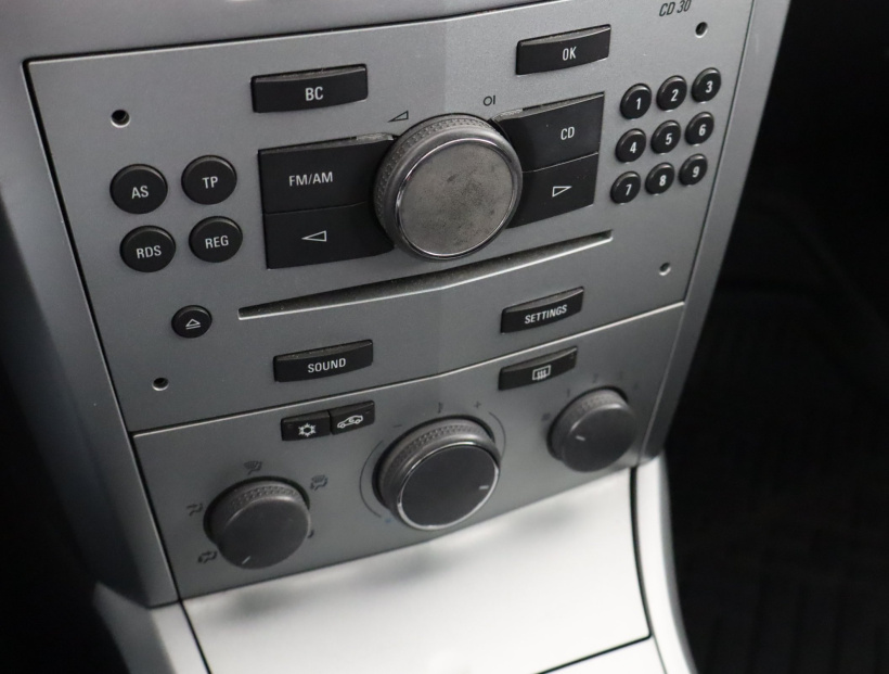 Opel Astra, 2010