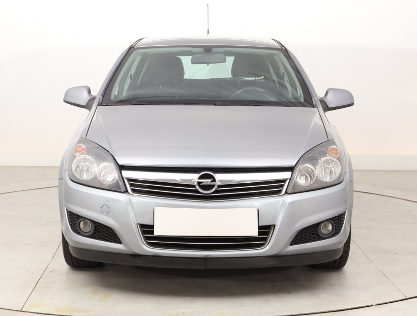 Opel Astra, 2010