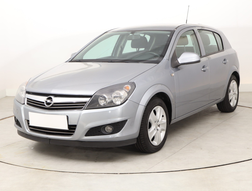 Opel Astra, 2010