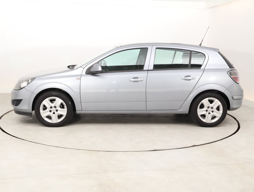Opel Astra, 2010