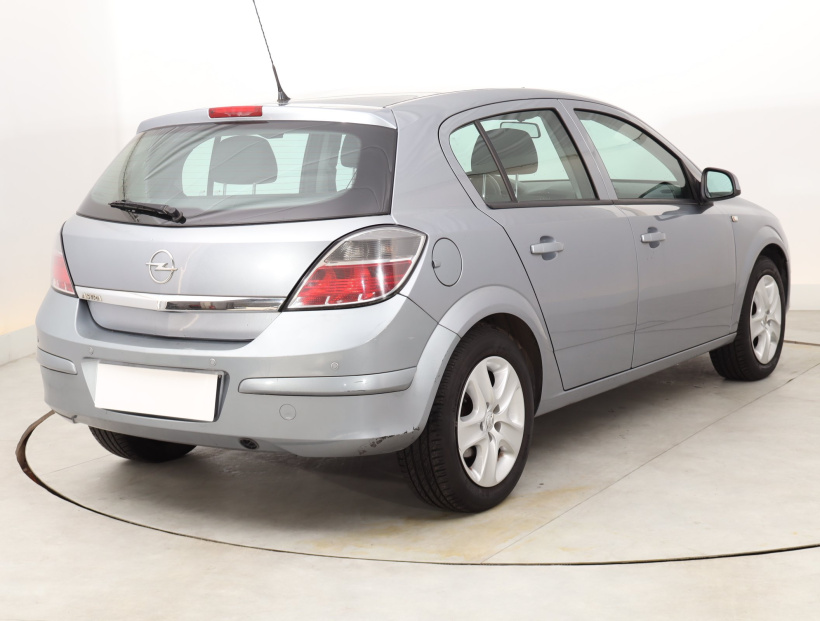 Opel Astra, 2010