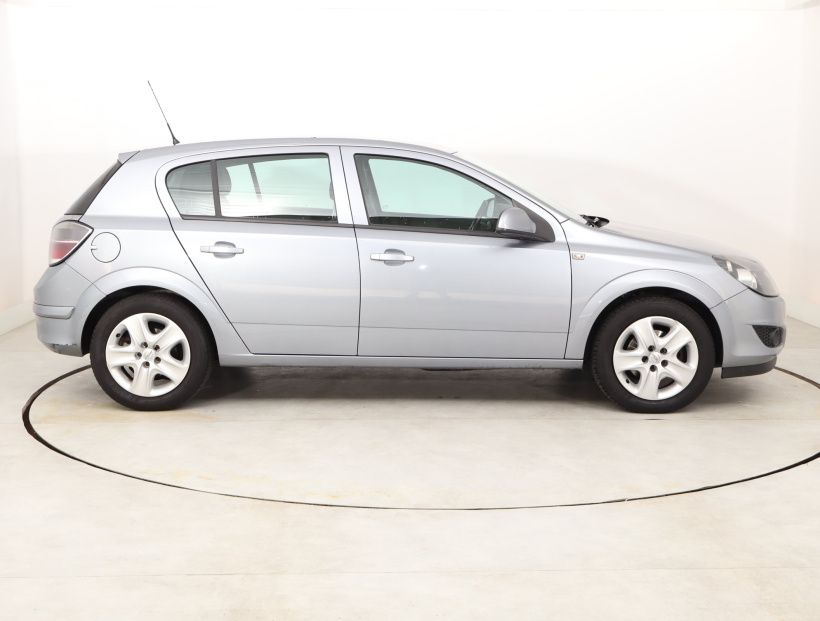 Opel Astra, 2010