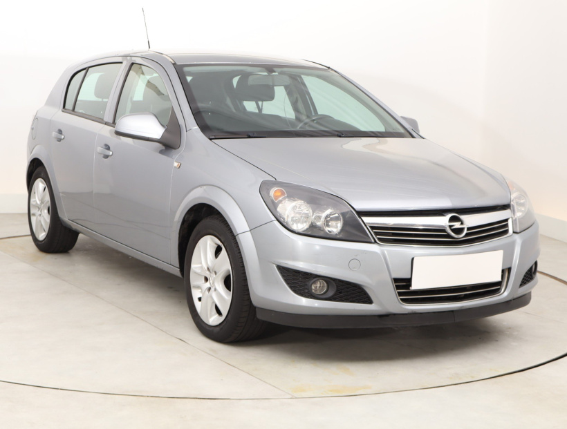 Opel Astra, 2010