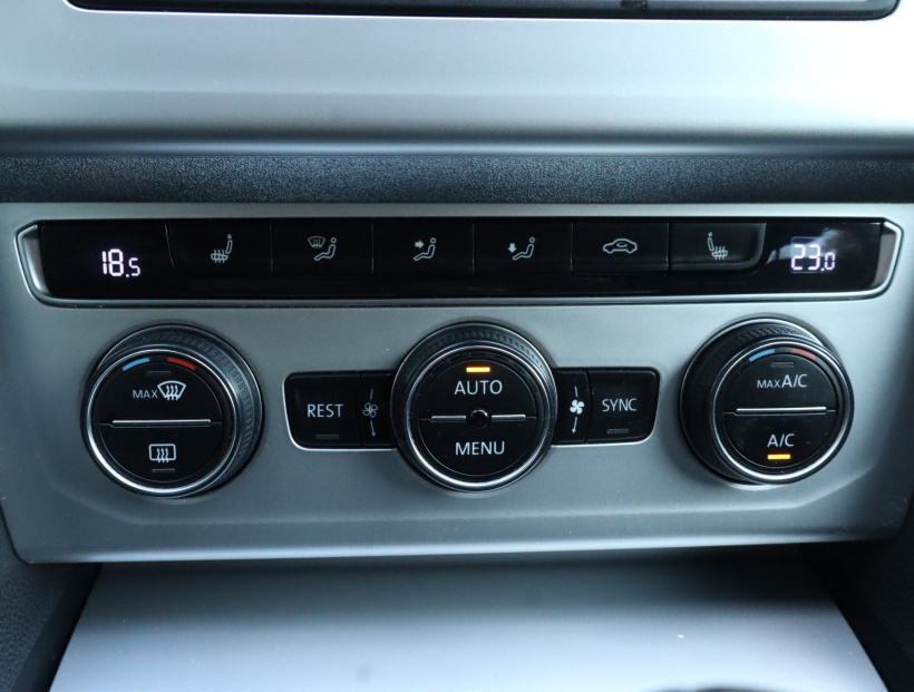 Volkswagen Passat, 2015