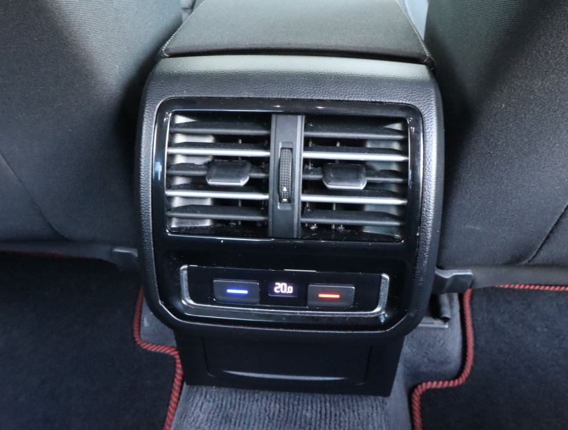 Volkswagen Passat, 2015