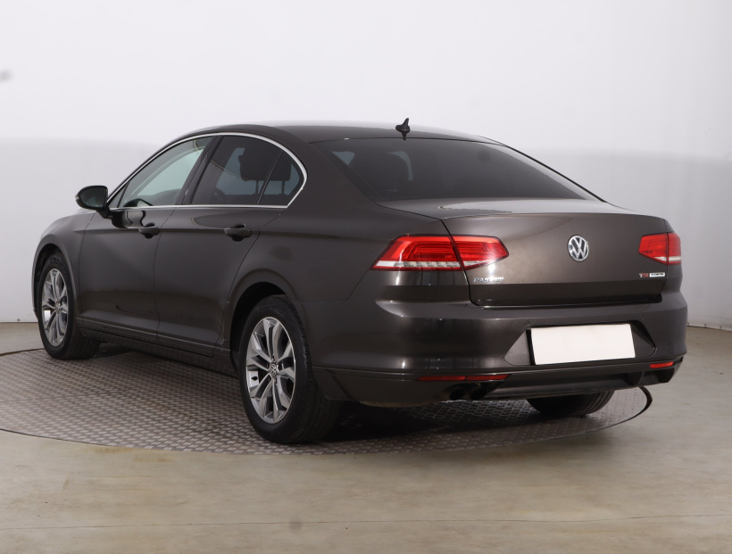 Volkswagen Passat, 2015