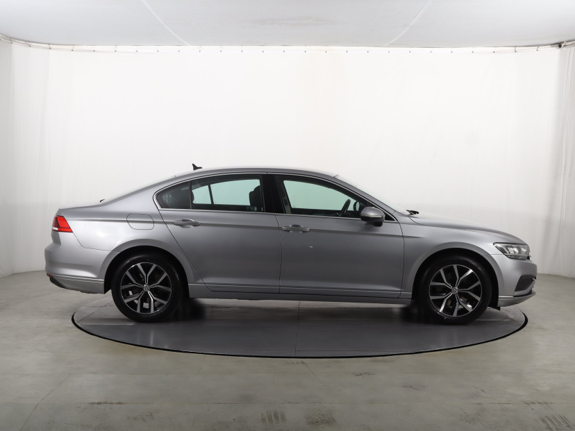 Volkswagen Passat, 2020