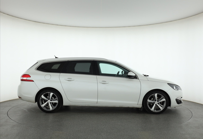 Peugeot 308, 2016