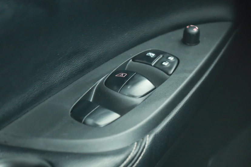 Nissan Pulsar, 2015