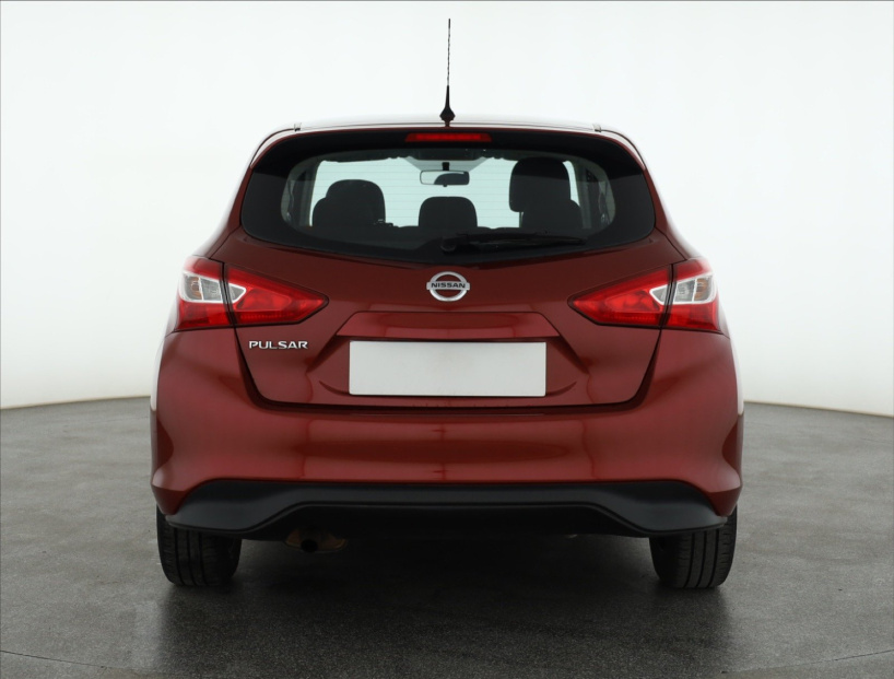 Nissan Pulsar, 2015