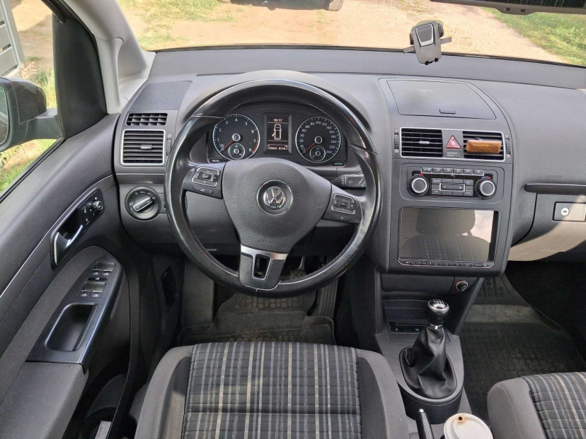 Volkswagen Touran, 2012