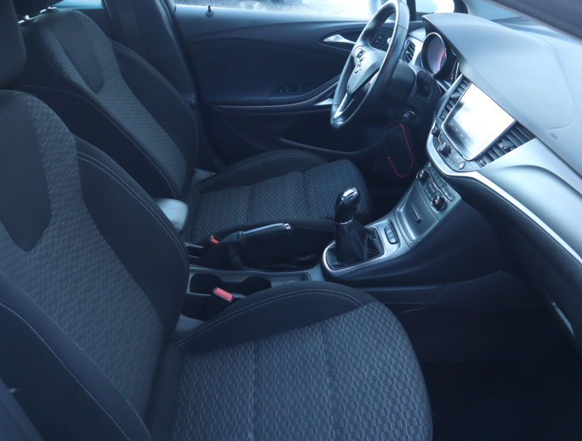 Opel Astra, 2018