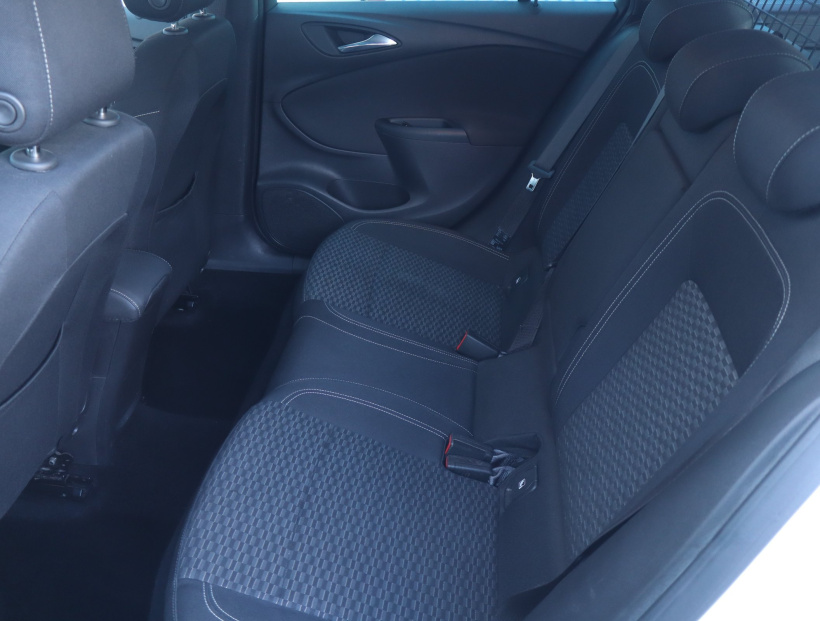 Opel Astra, 2018