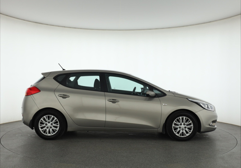 Kia Ceed, 2013