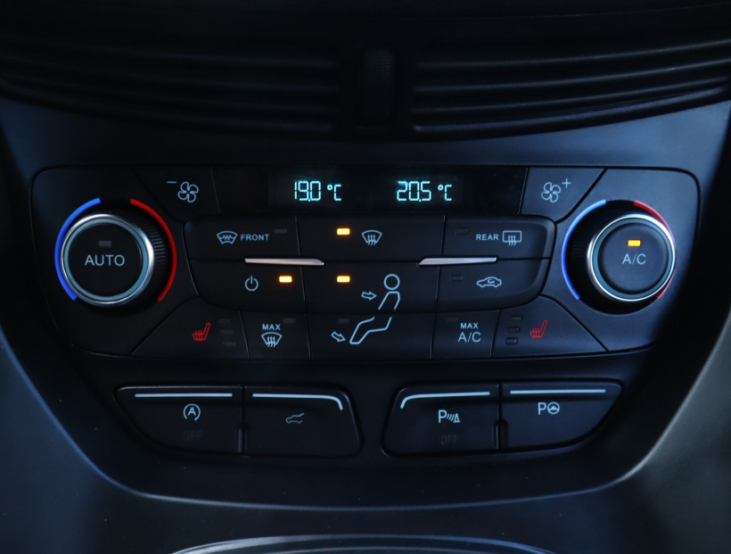 Ford Kuga, 2017