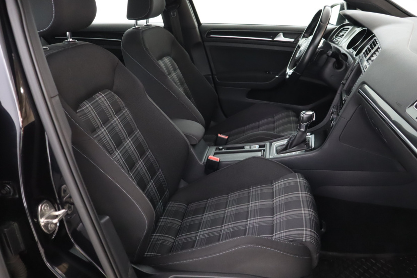Volkswagen Golf, 2014