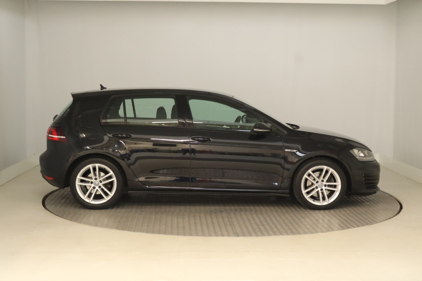 Volkswagen Golf, 2014