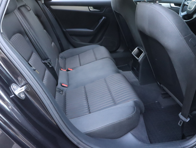 Audi A4, 2010
