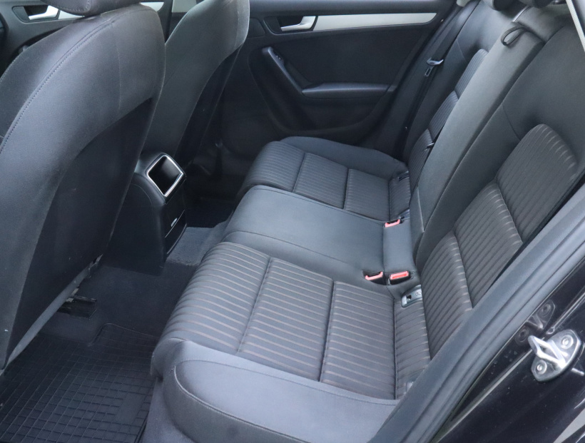 Audi A4, 2010