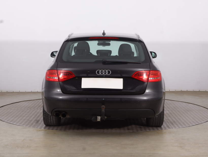 Audi A4, 2010