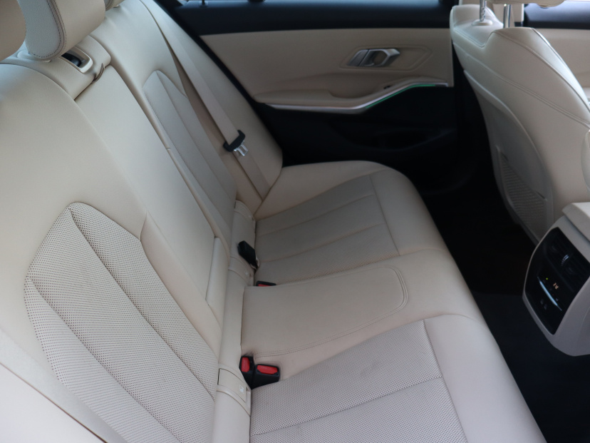 BMW 3, 2021