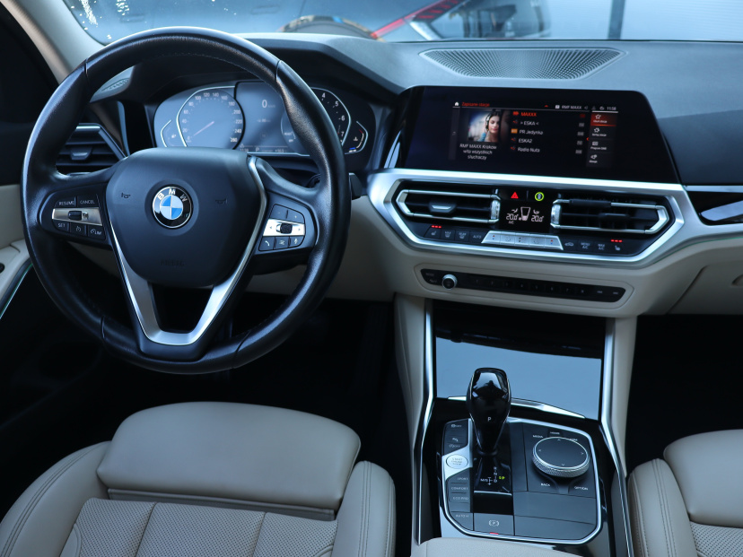 BMW 3, 2021