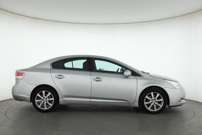 Toyota Avensis, 2009