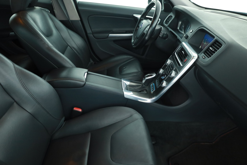 Volvo V60, 2015