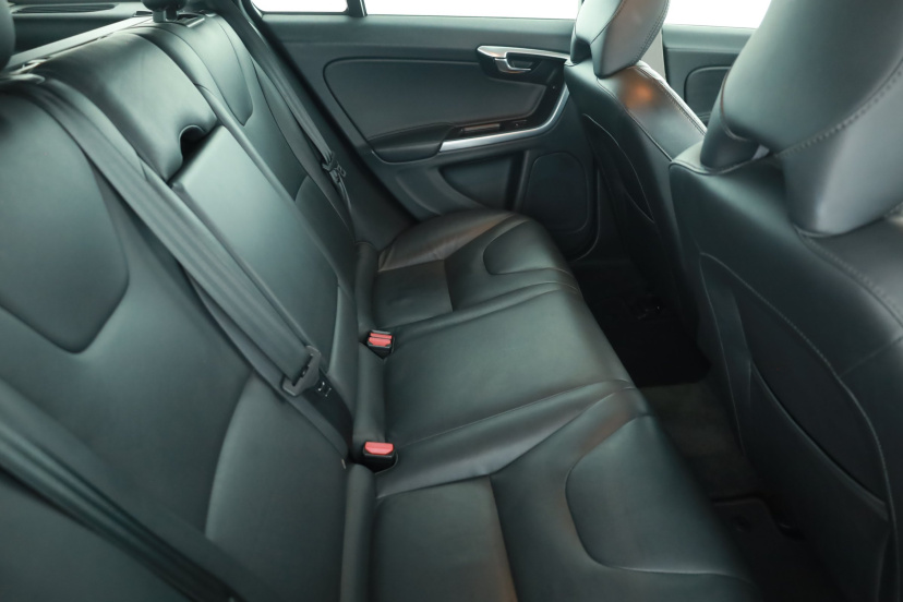 Volvo V60, 2015