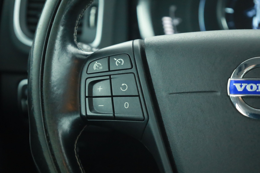 Volvo V60, 2015