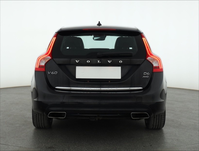 Volvo V60, 2015
