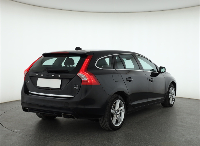 Volvo V60, 2015