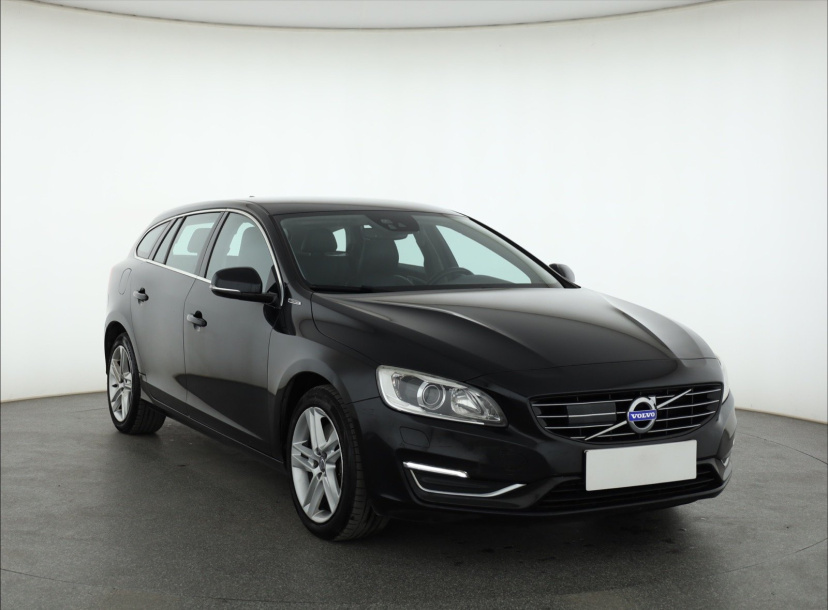Volvo V60, 2015