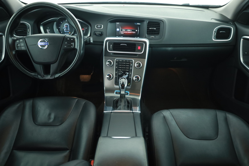 Volvo V60, 2015