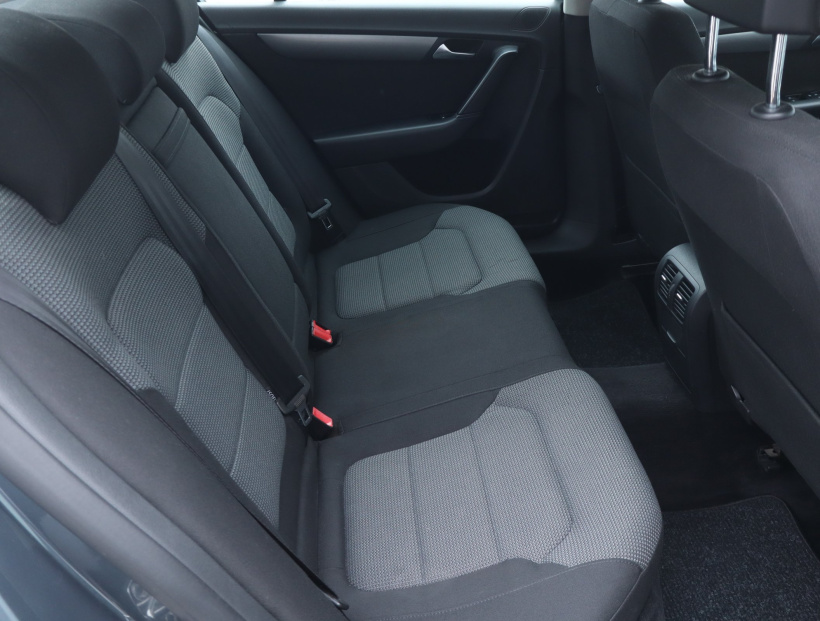 Volkswagen Passat, 2012