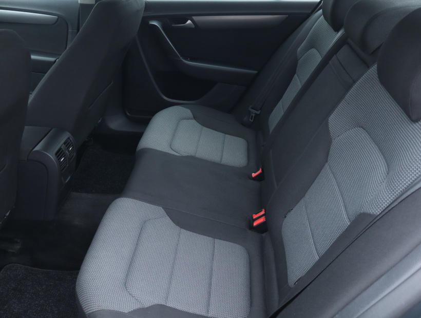 Volkswagen Passat, 2012