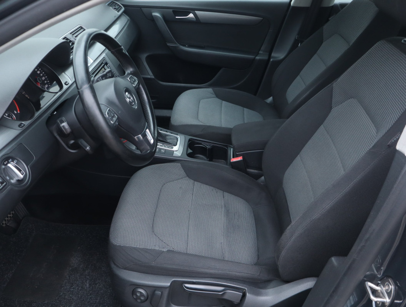Volkswagen Passat, 2012
