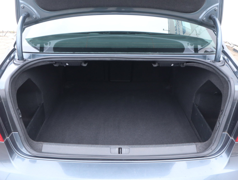 Volkswagen Passat, 2012