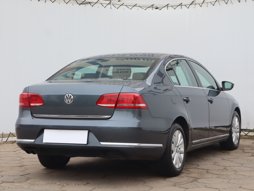 Volkswagen Passat, 2012