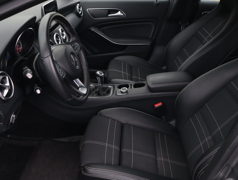 Mercedes-Benz A, 2016