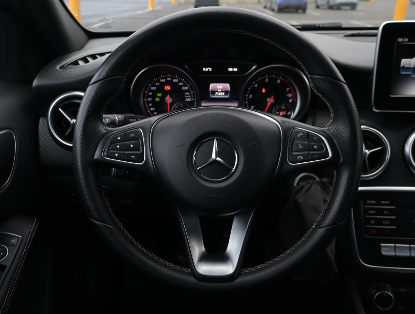 Mercedes-Benz A, 2016