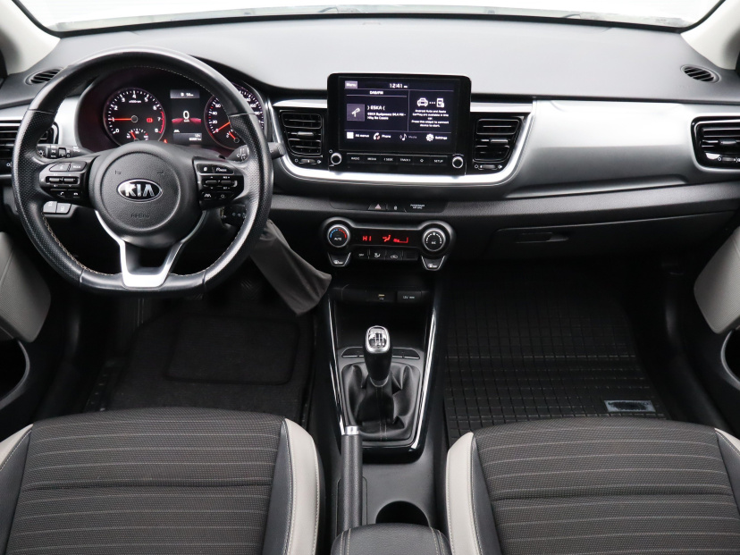 Kia Stonic, 2021