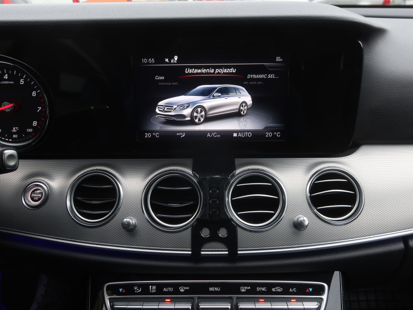 Mercedes-Benz E, 2016