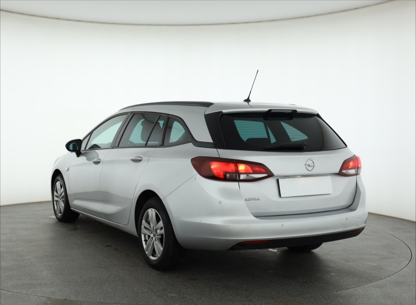 Opel Astra, 2021