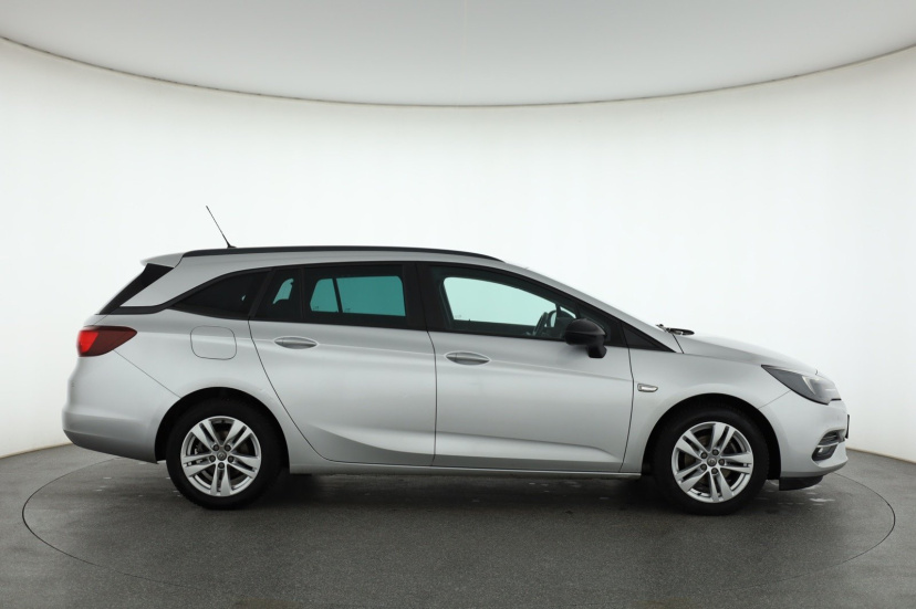 Opel Astra, 2021